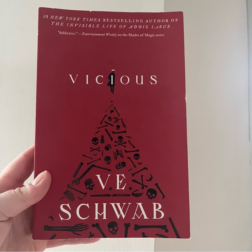 📚 4/25$ 📚 Vicious by V.E. Schwab | Booktok Book